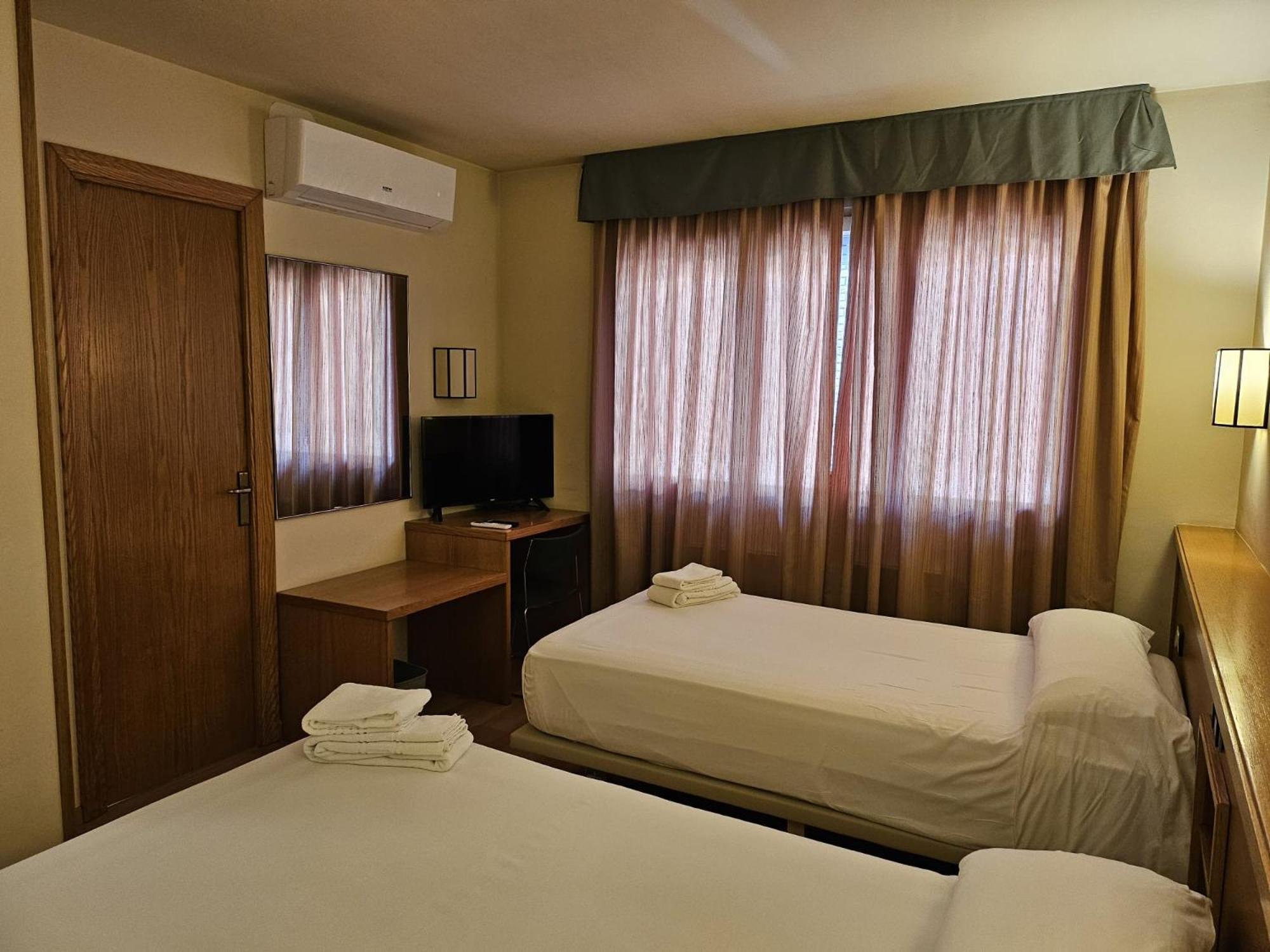 Hotel Estel بيرغا المظهر الخارجي الصورة